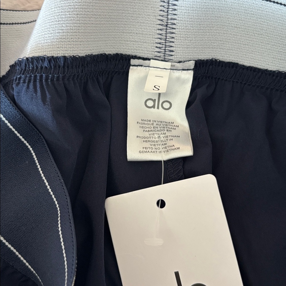 ALO Suit up trouser regular brand new size M. $148 Retail - Picture 5 of 10